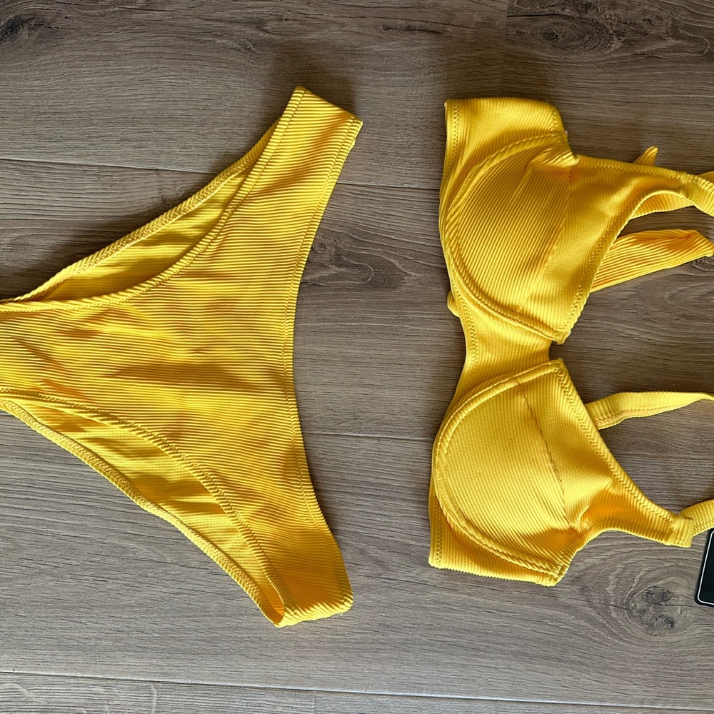 Zaful Yellow Sporty Bikini Set